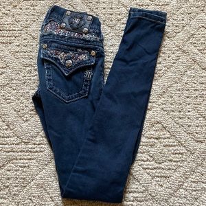 Miss Me waist 22. Signature skinny